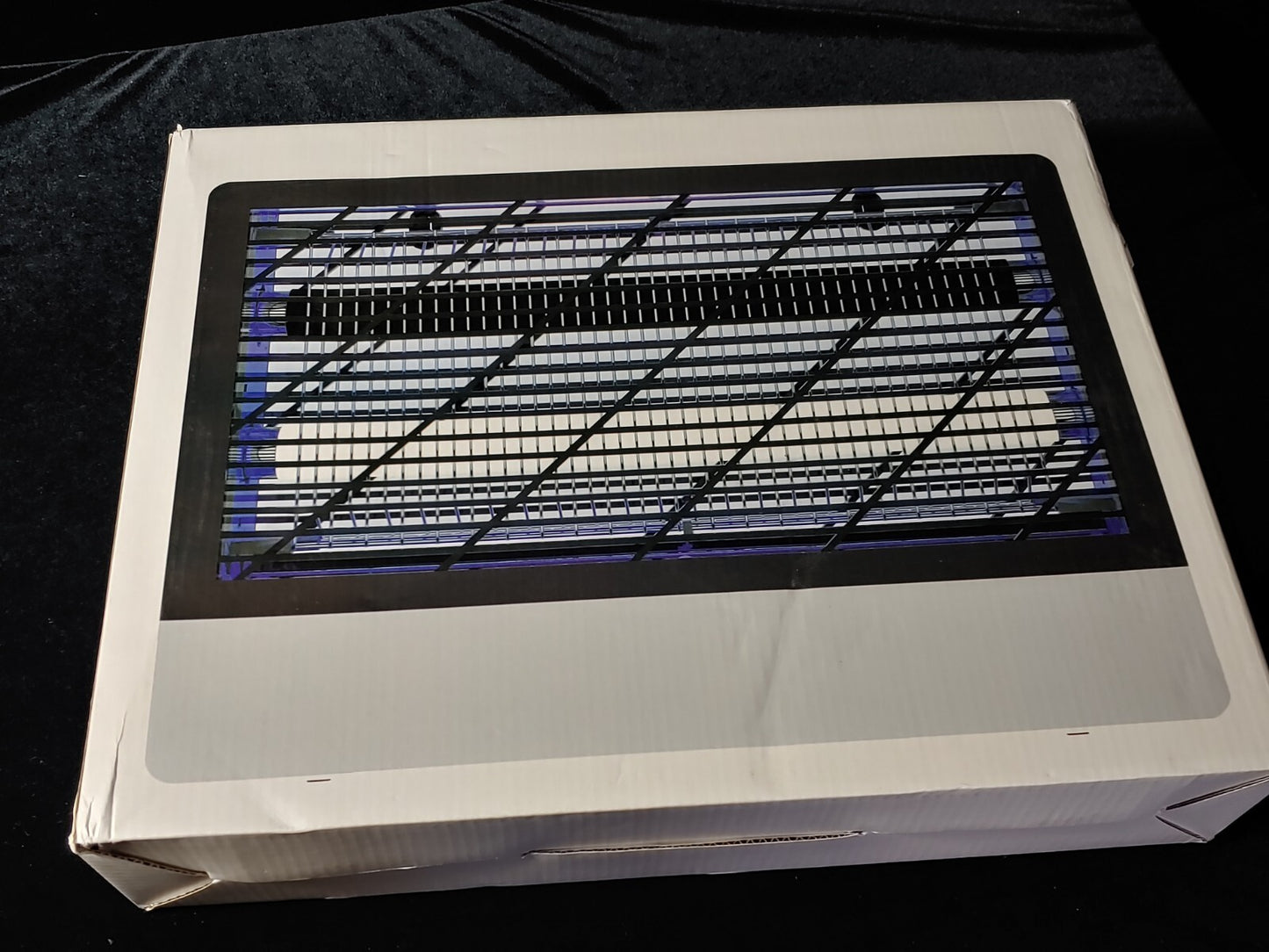 GeckoMan Black White Quiet Hybrid Spectrum Indoor 20w Bug Zapper w/2 Extra Bulbs
