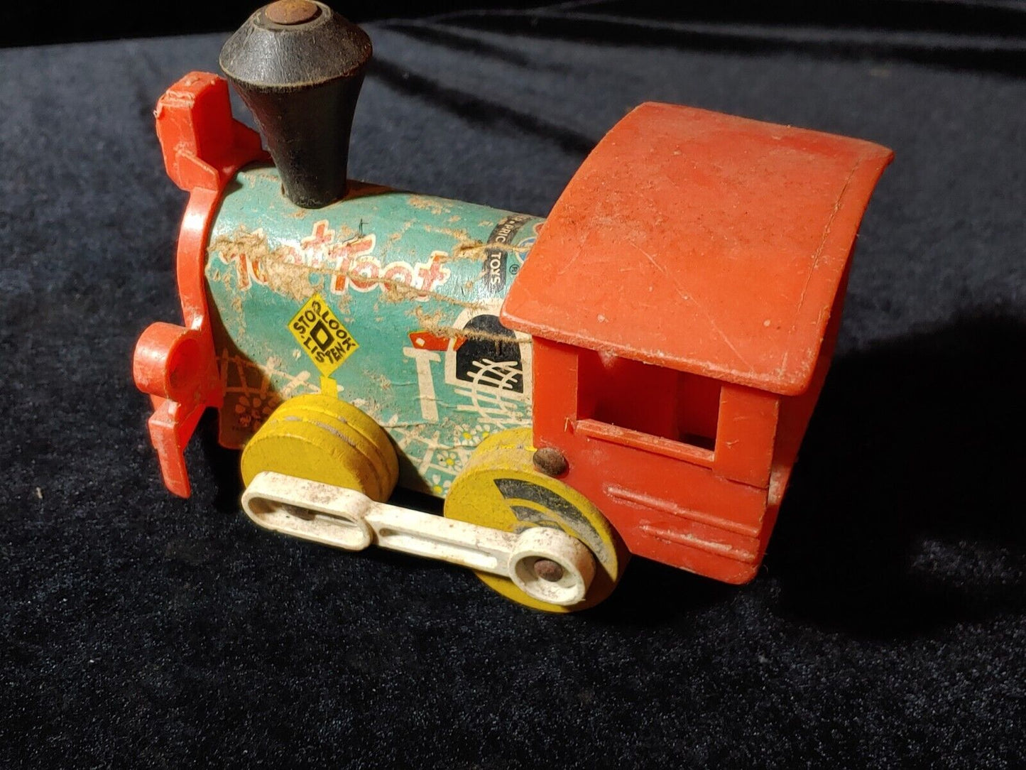 REDUCED! Vintage 1964 Fisher price Train TOOT-TOOT Toy