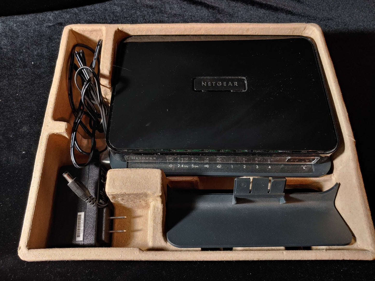 REDUCED! NETGEAR WNDR3700 DualBand Wireless Gigabit Router