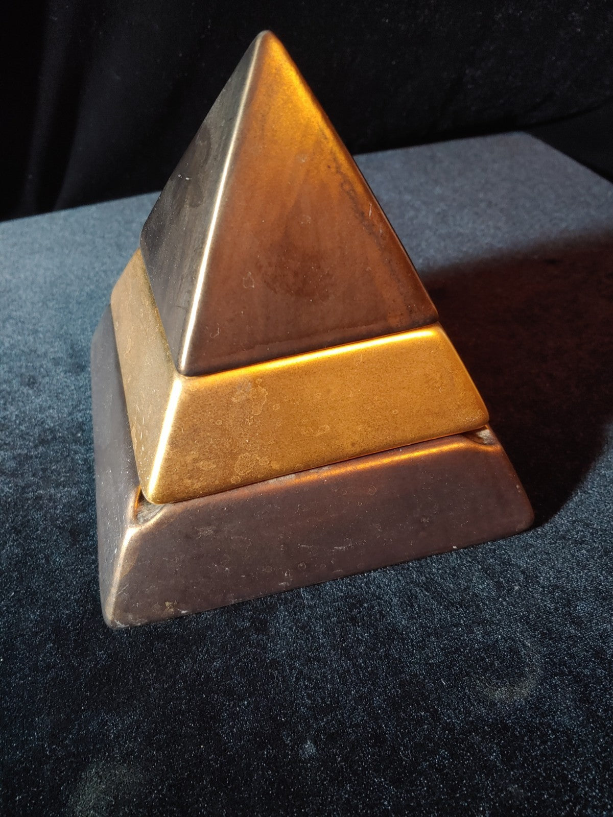 COLIBRI PYRAMID TABLETOP LIGHTER/ ASHTRAY SET