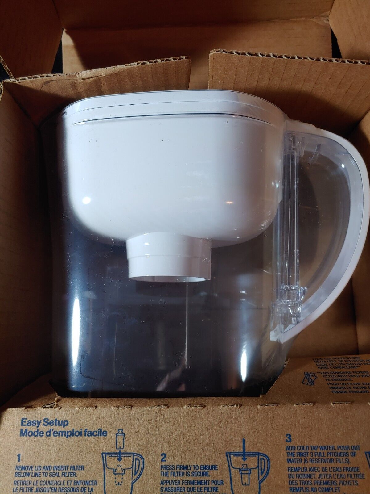 Brita Metro Water Pitcher 6 Cup Bright White New Open Box