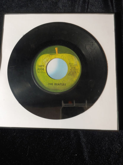 FRAMED THE BEATLES  7" 45 RPM Hey Jude Apple Records