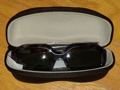 New! Vogue Black  Sunglasses Clamshell Zippered Case