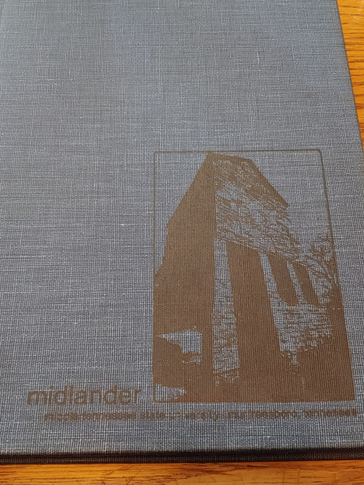 Vintage 1977 MTSU Midlander Annual Yearbook Clean