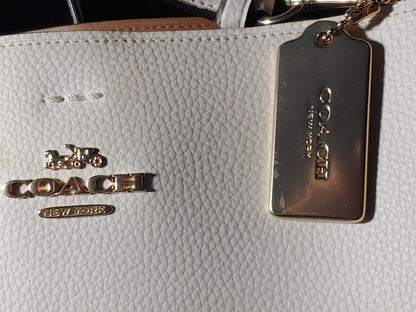 REDUCED! Coach 91122 Cream shoulder bag great condition