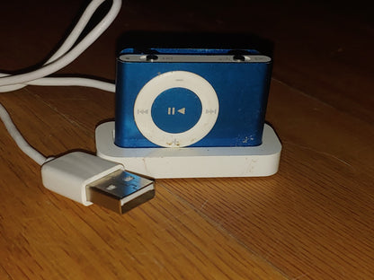 Apple iPod Shuffle 2nd Generation BLUE 1 GB A1204 w/USB Dock