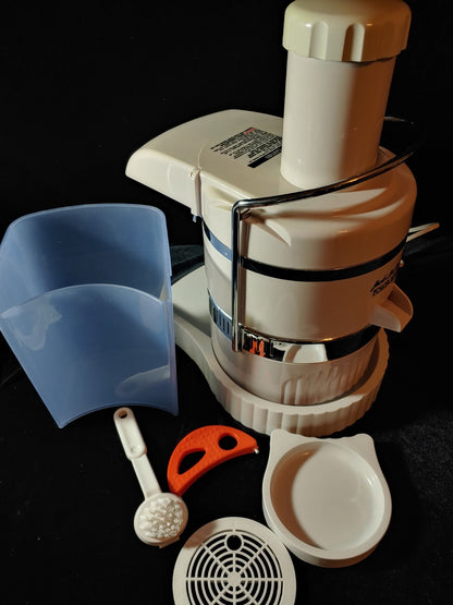 NEW! Jack LaLanne's Power Juicer CL-003AP White Never Used. RARE!