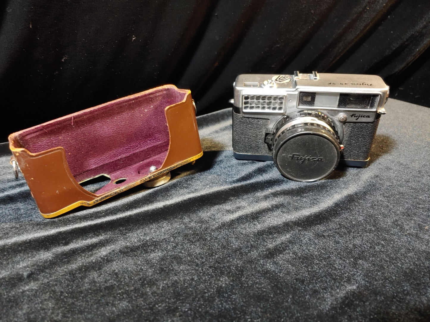 Fujica 35-SE Camera 35mm Rangefinder Fujinon 4.5cm f/2.8 Lens Meter Working!