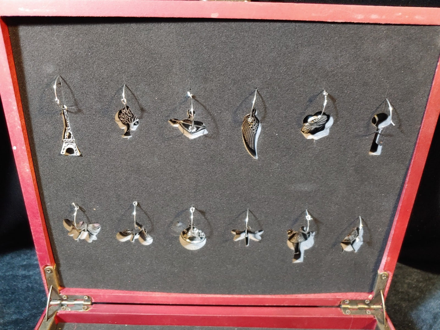 New 20-Piece Wine Set Corkscrew Bar Tools Charms Wooden Box NIB