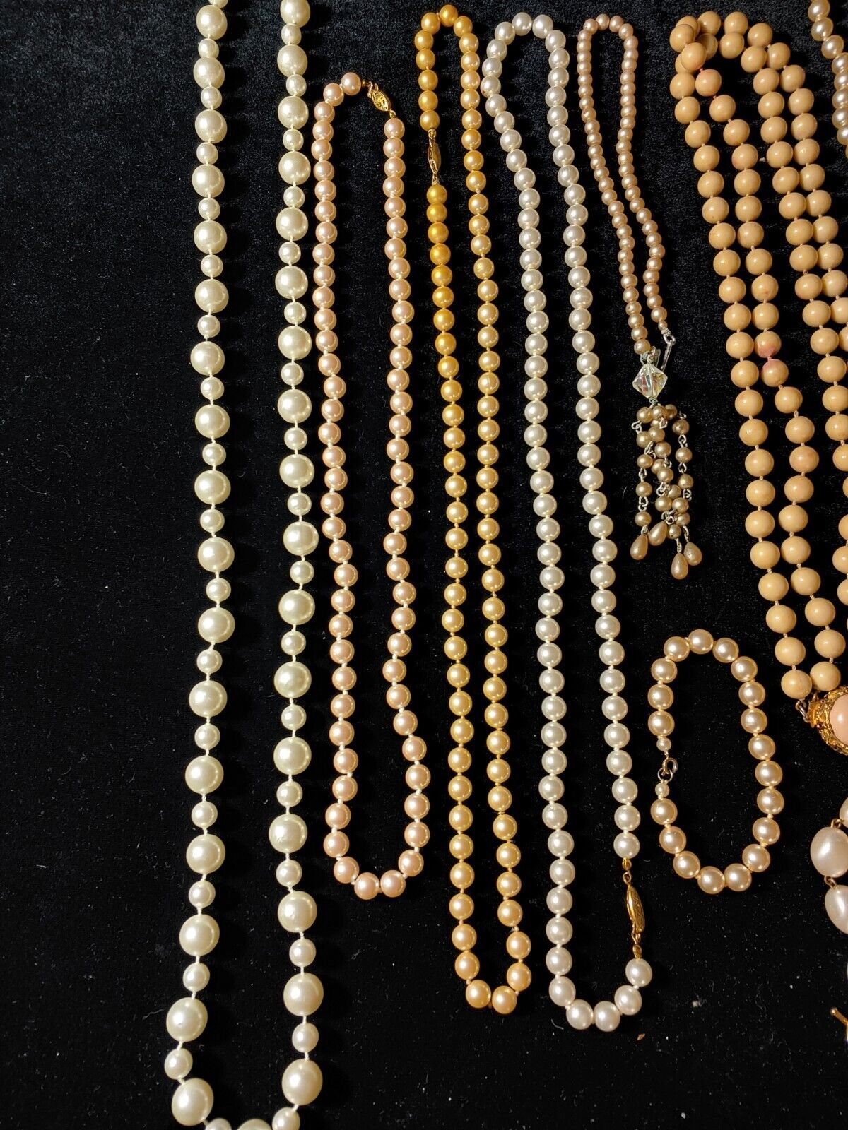 10+ FAUX VINTAGE PEARL NECKLACE LOT