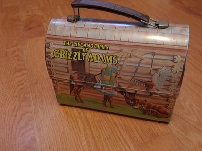 VINTAGE BEAR GRIZZLY ADAMS METAL LUNCH BOX W/THERMOS 1977