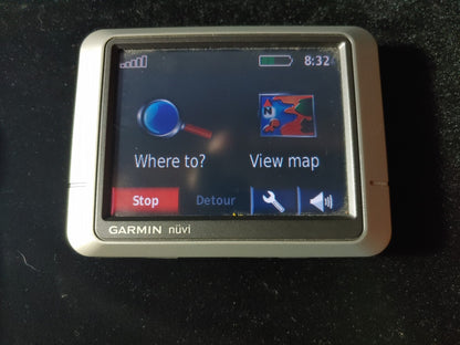 Garmin GPS Head Unit Nuvi 200 GPS Navigation System Powers Up Silver