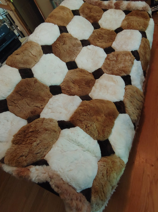 Alpaca 5.5' X 7' 100% Alpaca 6" thick Made In Peru Great Condition