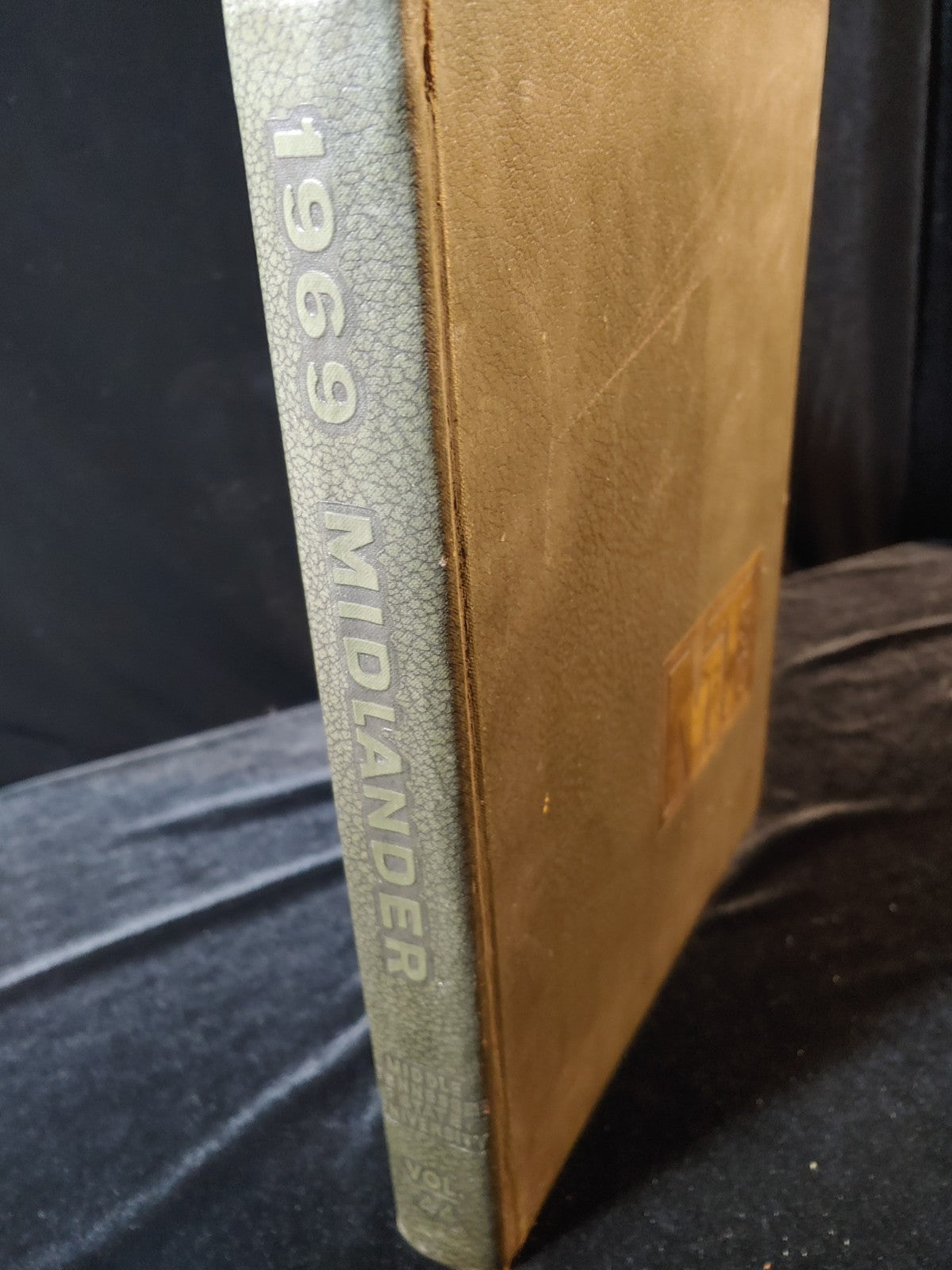 Vintage 1969 MTSU Midlander Annual Yearbook Clean