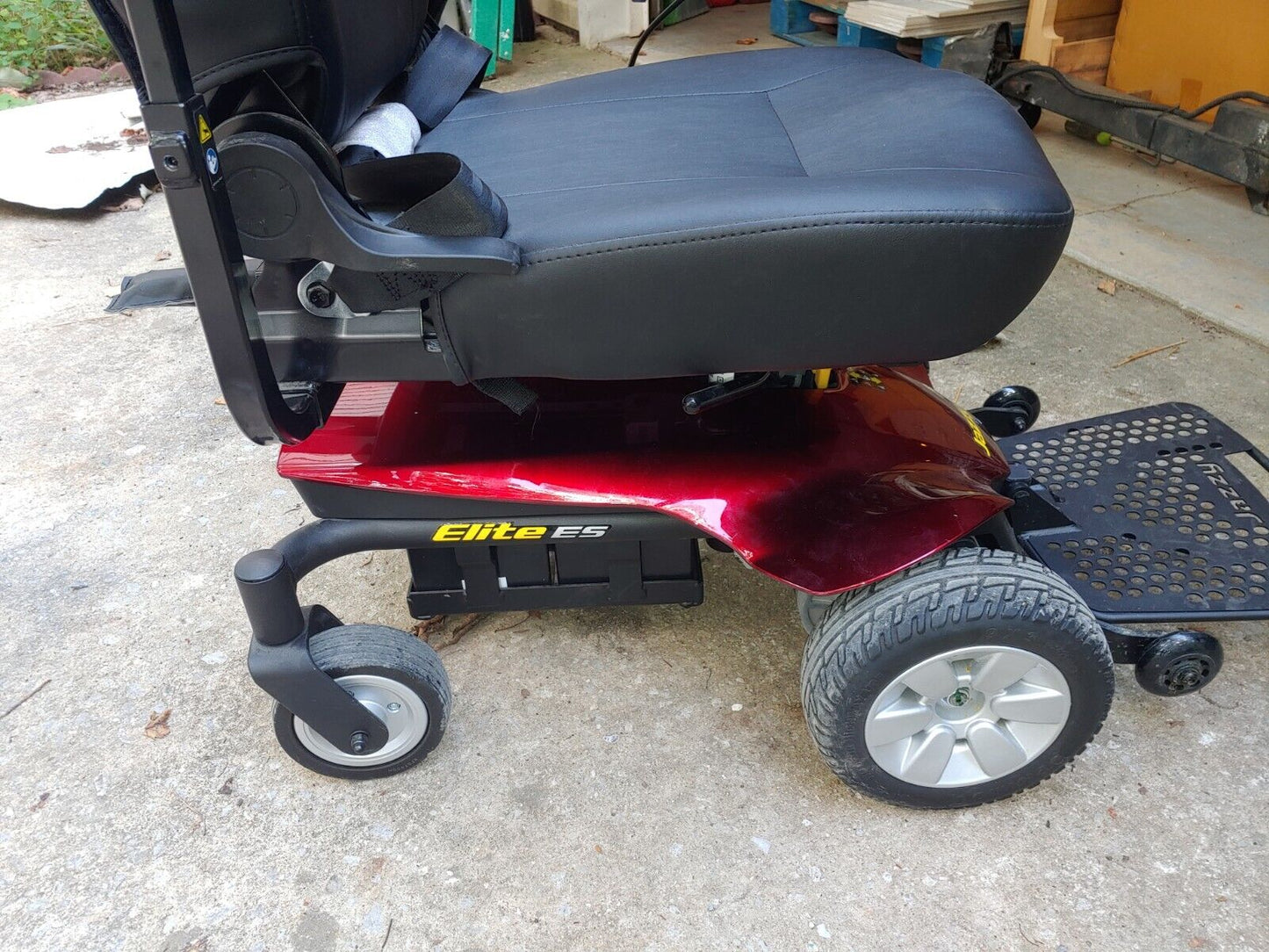 Jazzy Elite ES Electric Wheelchair Mint Condition New Batteries