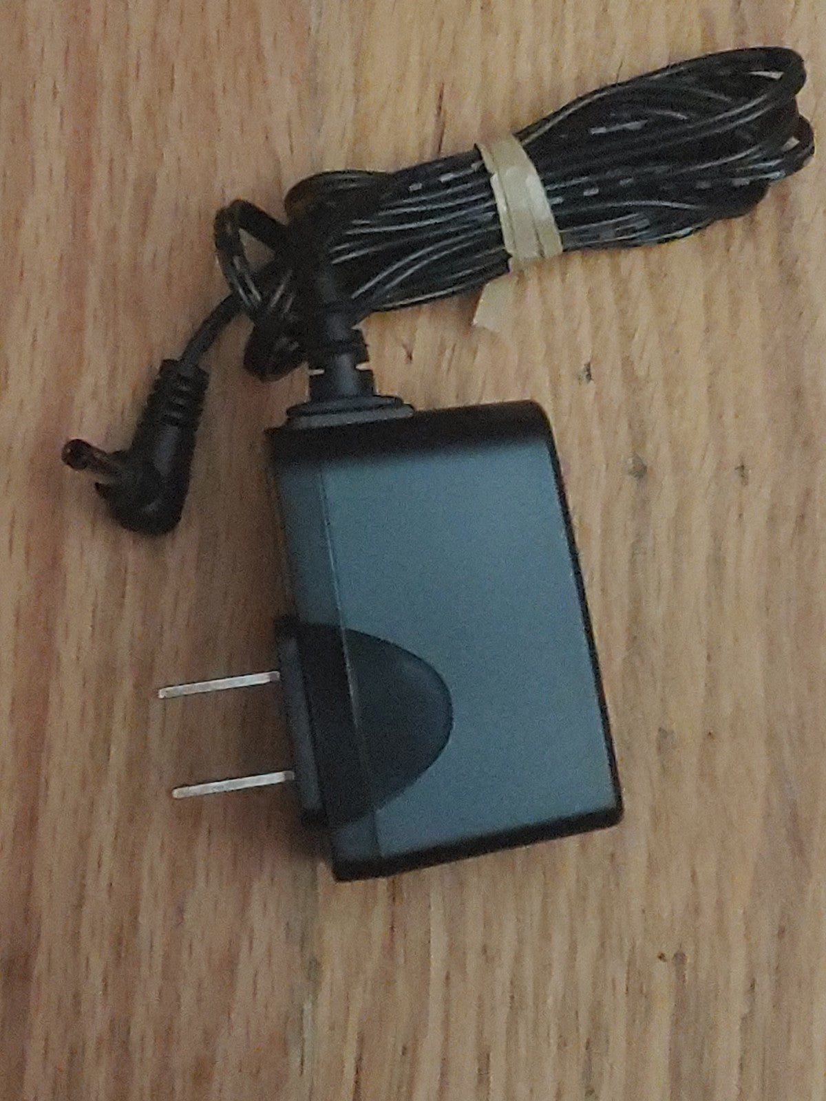 Philips ASUC12A-090080 AC Adapter 9.0V 800mA 100-240V Black