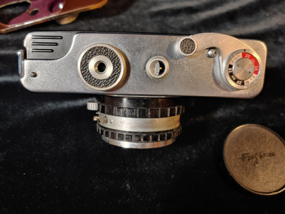 Fujica 35-SE Camera 35mm Rangefinder Fujinon 4.5cm f/2.8 Lens Meter Working!