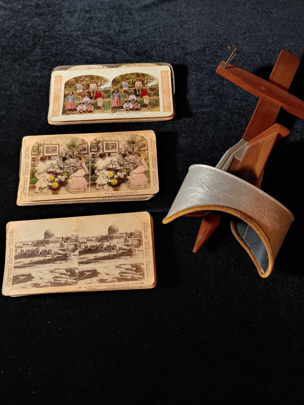 1901 Underwood & Underwood Stereoscope 3D Stereo Viewer W/ Only 1 Card