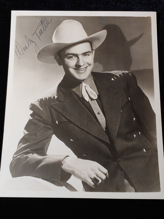 Wesley Tuttle Black & White Glossy Signed Photograph 8"x10"