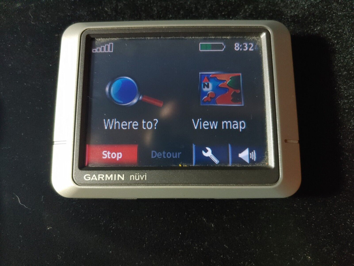 Garmin GPS Head Unit Nuvi 200 GPS Navigation System Powers Up Silver w/16GB Card