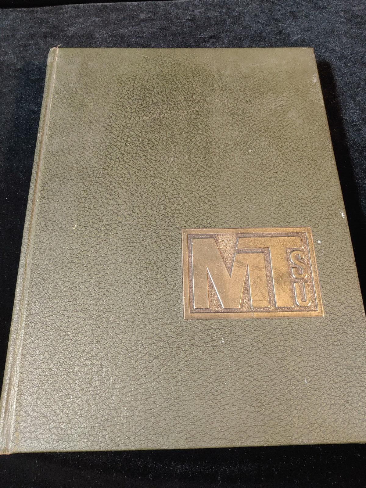 Vintage 1969 MTSU Midlander Annual Yearbook Clean