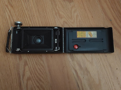 VINTAGE EASTMAN KODAK SIX-20 JIFFY CAMERA WITH BOX