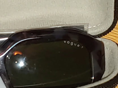 New! Vogue Black  Sunglasses Clamshell Zippered Case
