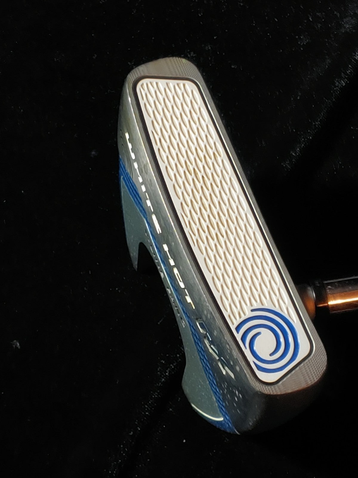 Odyssey White Hot RX V-Line Fang Putter 35” Odessey Grip Headcover