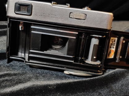Fujica 35-SE Camera 35mm Rangefinder Fujinon 4.5cm f/2.8 Lens Meter Working!
