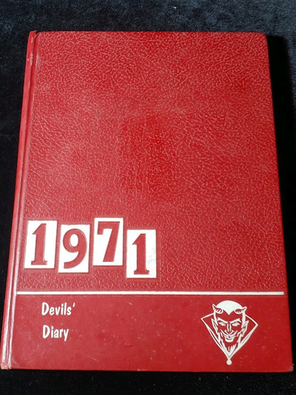 Vintage 1971 Senior High Annual Cedar Hill TN Yearbook Clean
