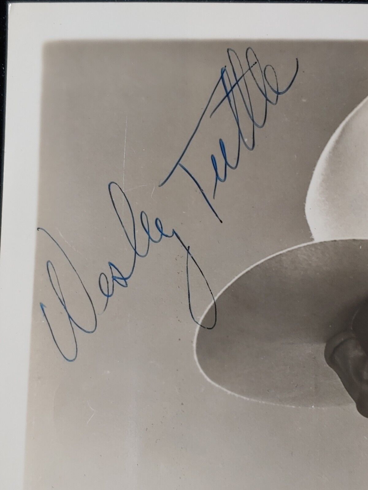 Wesley Tuttle Black & White Glossy Signed Photograph 8"x10"