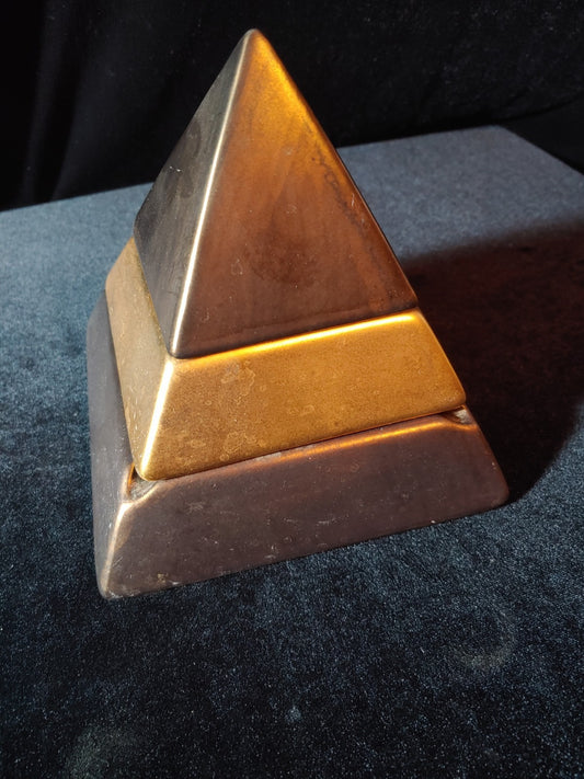COLIBRI PYRAMID TABLETOP LIGHTER/ ASHTRAY SET
