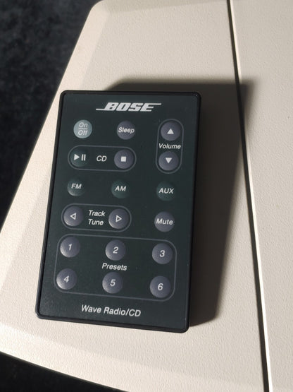 Bose Wave Radio AM/FM /CD, AWRC-1P, with Remote Control. Excellent Condition