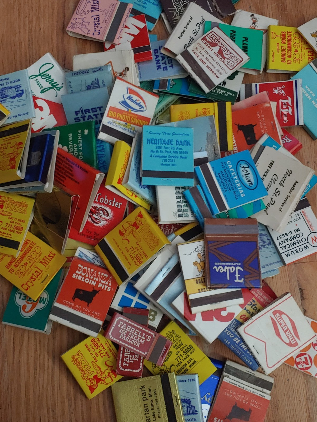 Vintage Struck/Unstruck Minnesota Matchbook Lot of 100+