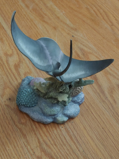 1994 Maruri Wonders of the Sea Manta Ray Ceramic Figurine
