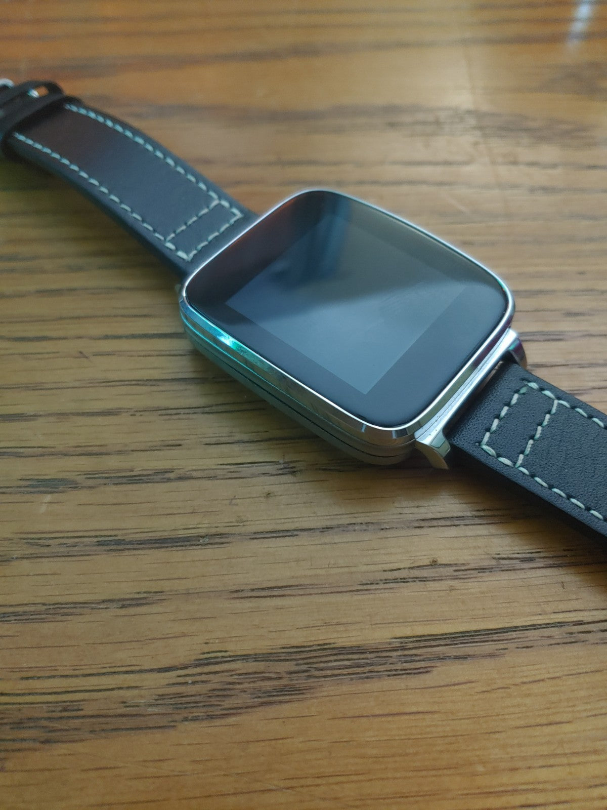 Beantech S1 Bit Watch lot with Extra Sport Bands Chargers Various Colors