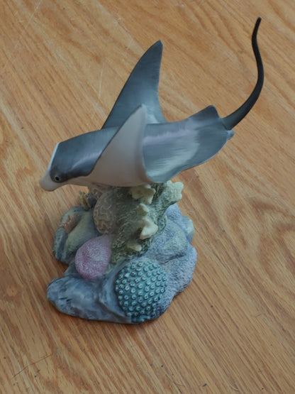 1994 Maruri Wonders of the Sea Manta Ray Ceramic Figurine
