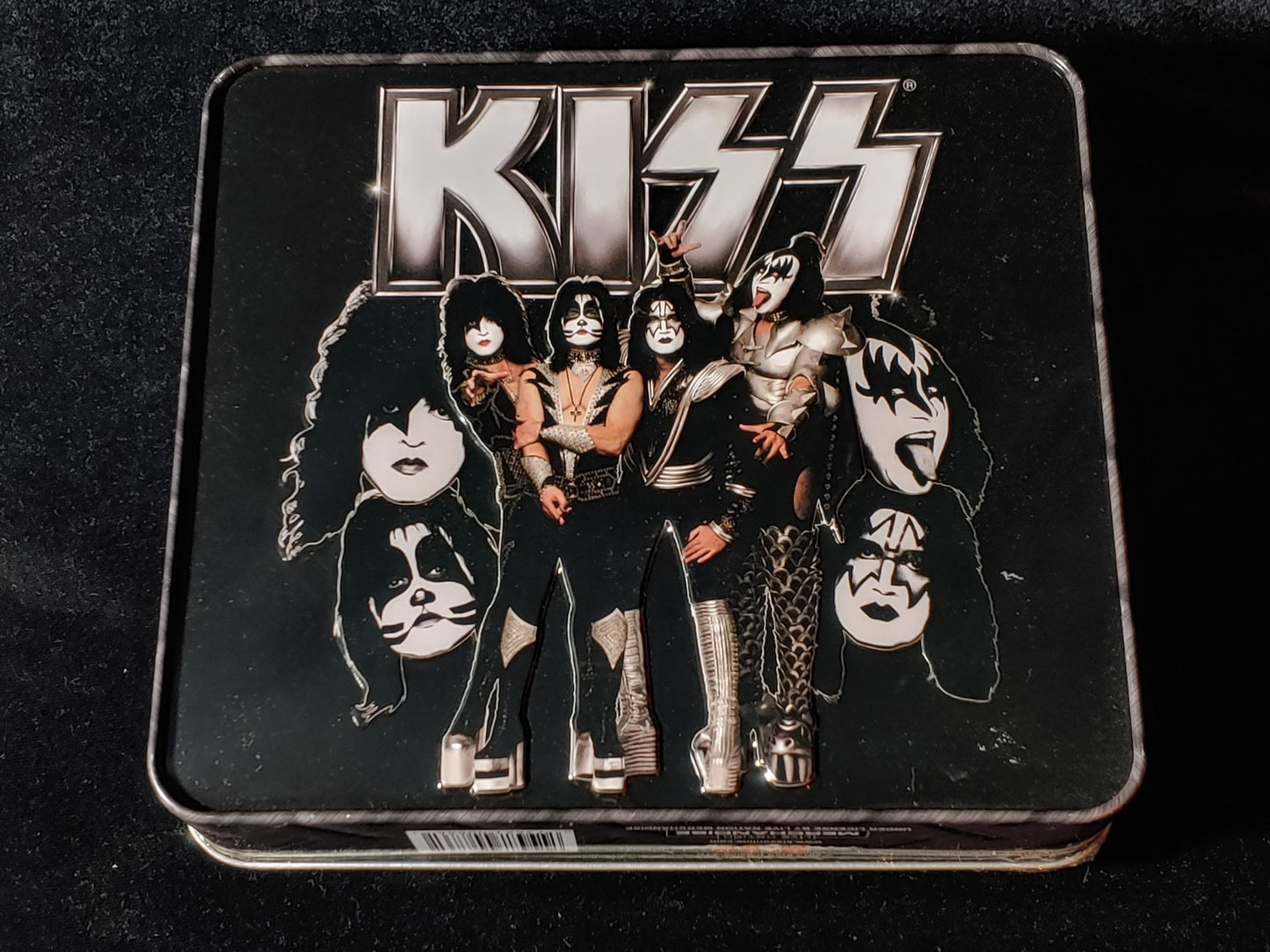 KISS 2013 PEZ FACTORY SEALED LIMITED EDITION 4 PC GIFT TIN COLLECTORS SERIES