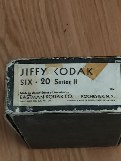 VINTAGE EASTMAN KODAK SIX-20 JIFFY CAMERA WITH BOX