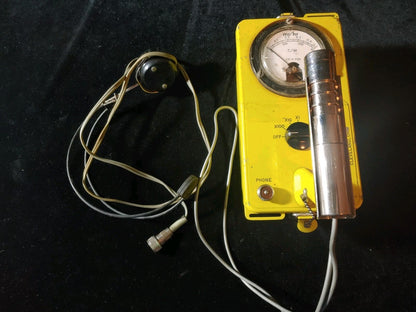 REDUCED! Vintage Victoreen  CDV-700  Model 6B  Geiger Counter
