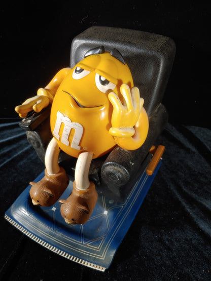 Vintage M&M COLLECTIBLES Candy Dispensers Recliner Chair Plush 2001 Toy