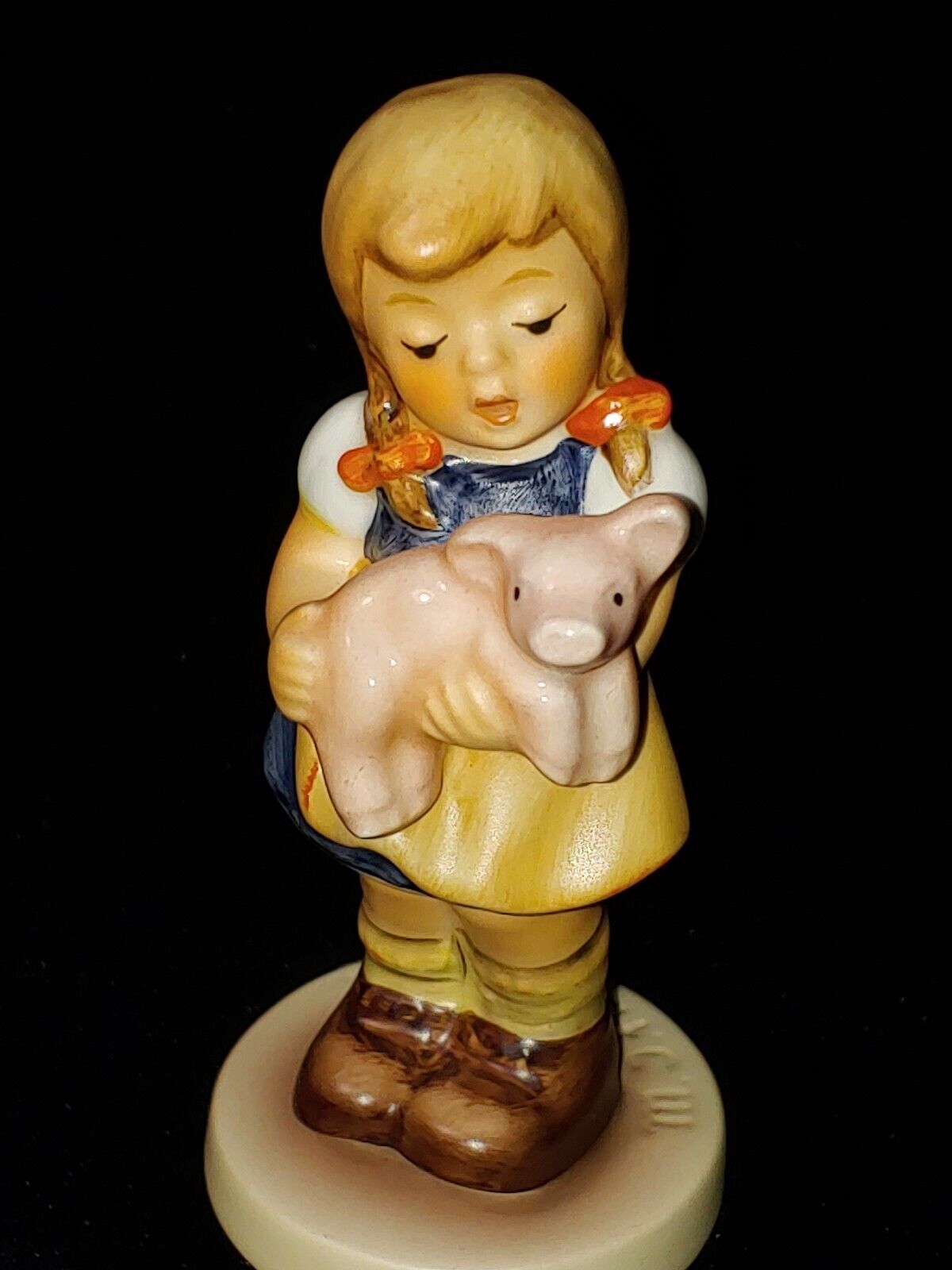 Goebel Hummel Club Figurine #2052 Pigtails Germany 1998