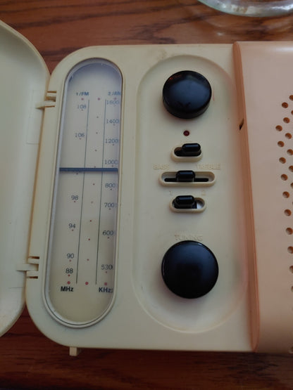Vintage Ross RE-5050 Radio Great Condition