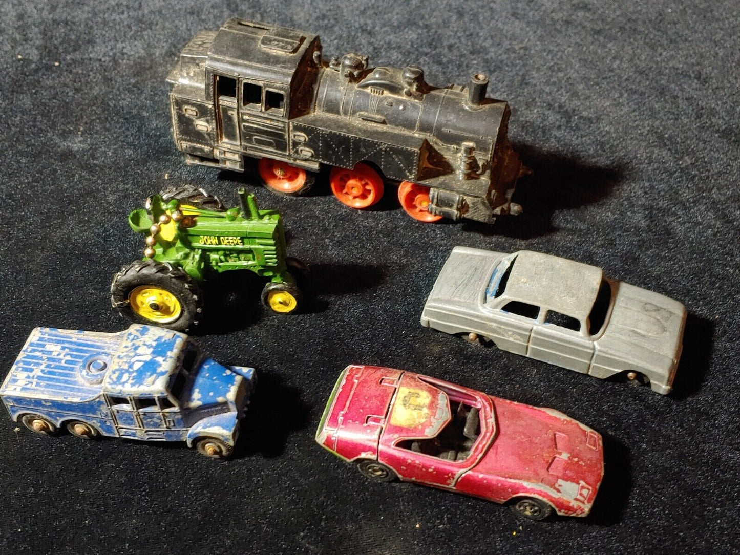 VINTAGE LOT DIECAST TRAIN JOHN DEERE MARCHBOX TOOTSIE TOY