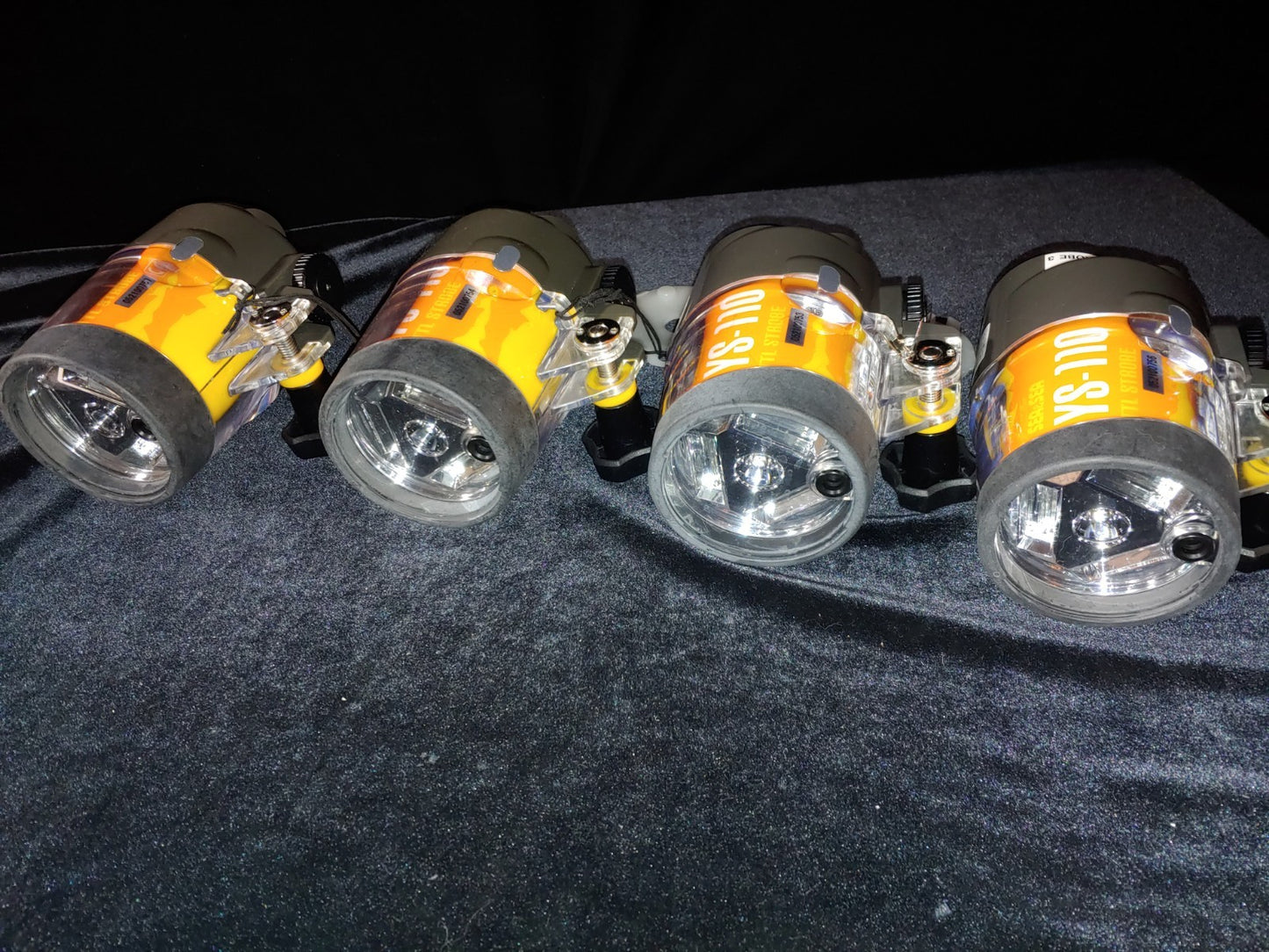 REDUCED! 4 SEA & SEA YS-110 Underwater Strobe Lights Photography Very Little Use