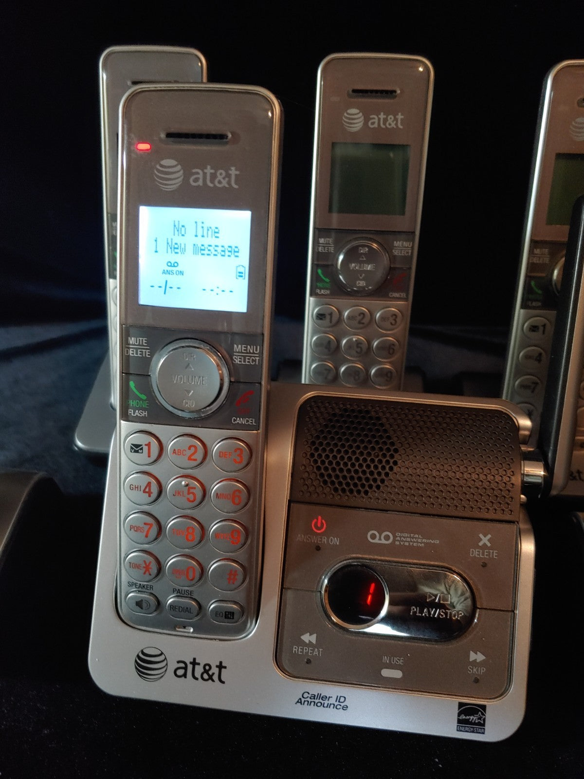 REDUCED! AT&T CL82401 6 Handset Cordless Phone Answering System Caller ID