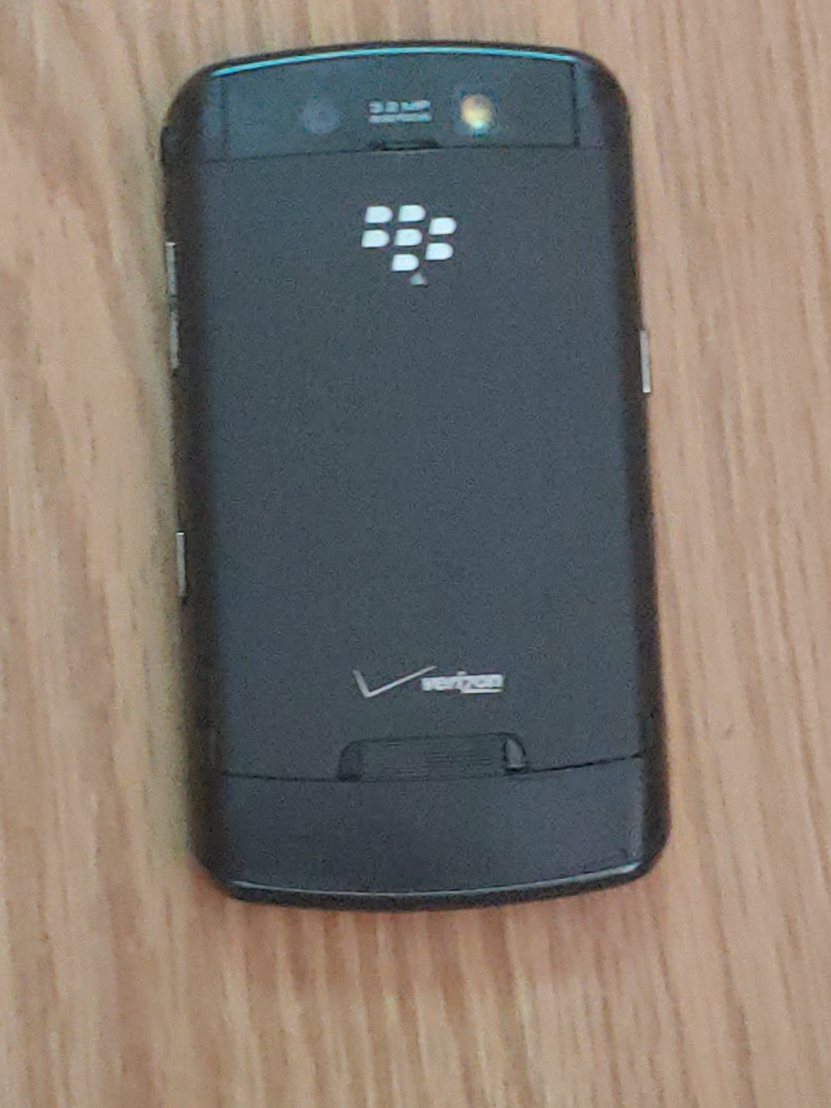 BlackBerry Storm 9530 Verizon 8GB Black 3.2MP CDMA 2GB MicroSD Card AC Adapter
