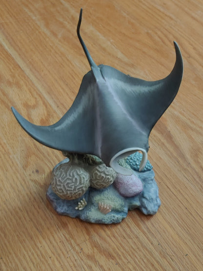 1994 Maruri Wonders of the Sea Manta Ray Ceramic Figurine