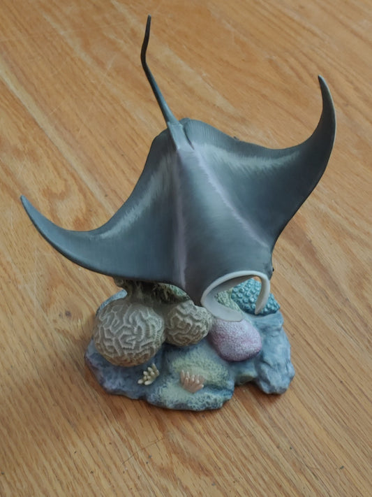 1994 Maruri Wonders of the Sea Manta Ray Ceramic Figurine