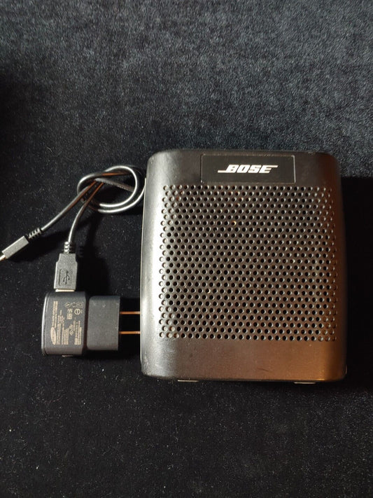 Bose Soundlink 1 Color Black Universal Charger Works Great! Bose Sound Quality!